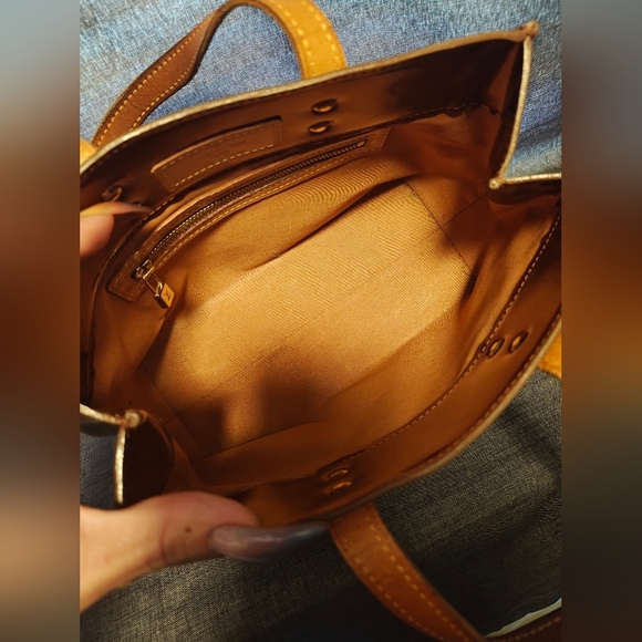 Louis Vuitton Bronze Vernis Monogram Reade PM - Picture 10 of 15